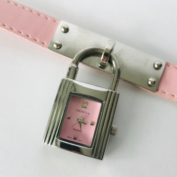 GENEVA PINK LOCK LOCKET DESIGNER KELLY WATCH LOVE - Picture 1 of 6